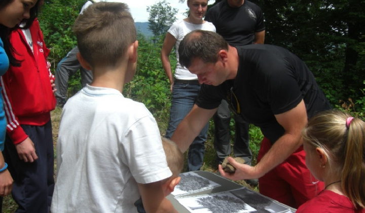 8. fotografia fotogalérie MDD - Turistický výstup na Vrch Hrad Ozdín