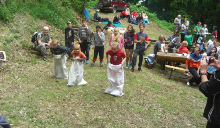 12. fotografia fotogalérie MDD - Turistický výstup na Vrch Hrad Ozdín